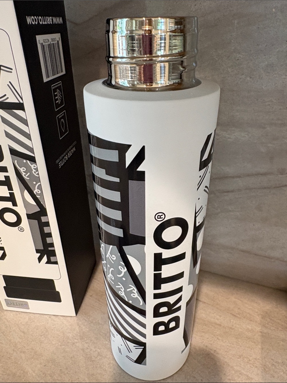 BRITTO Black & White Graphic Insulated 25oz Water Bottle - Picture 6 of 7